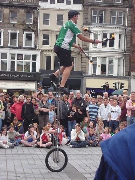 Festival Fling - Street entertainer at Edinburgh Festival 2008