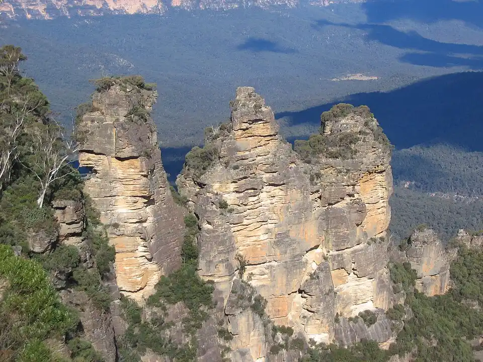 The Three Sisters, a well-known rock formation on the south edge of Katoomba