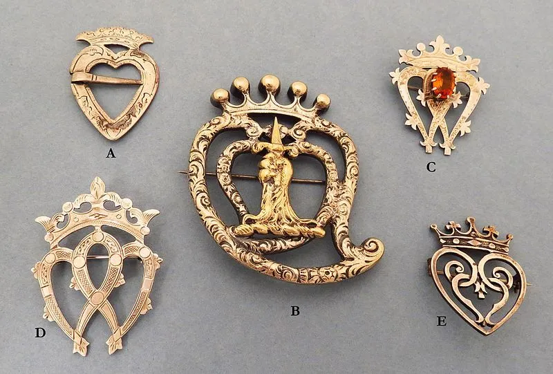 Luckenbooth Brooch
